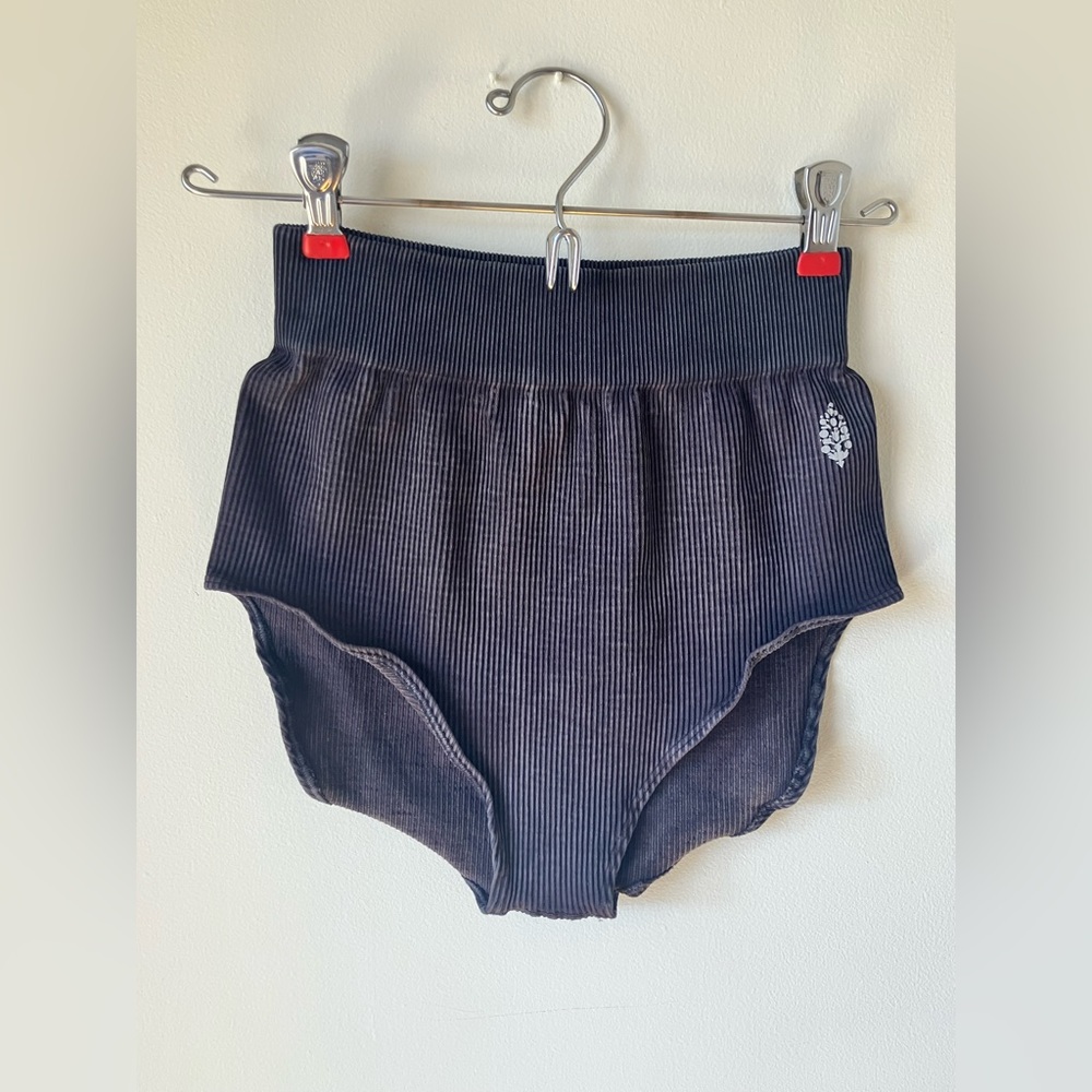 Free People Hot Shot Shorties Hot Pants M/L